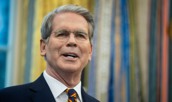 鼎和网 特朗普政府请求最高法院允许其冻结数十亿美元对外援助